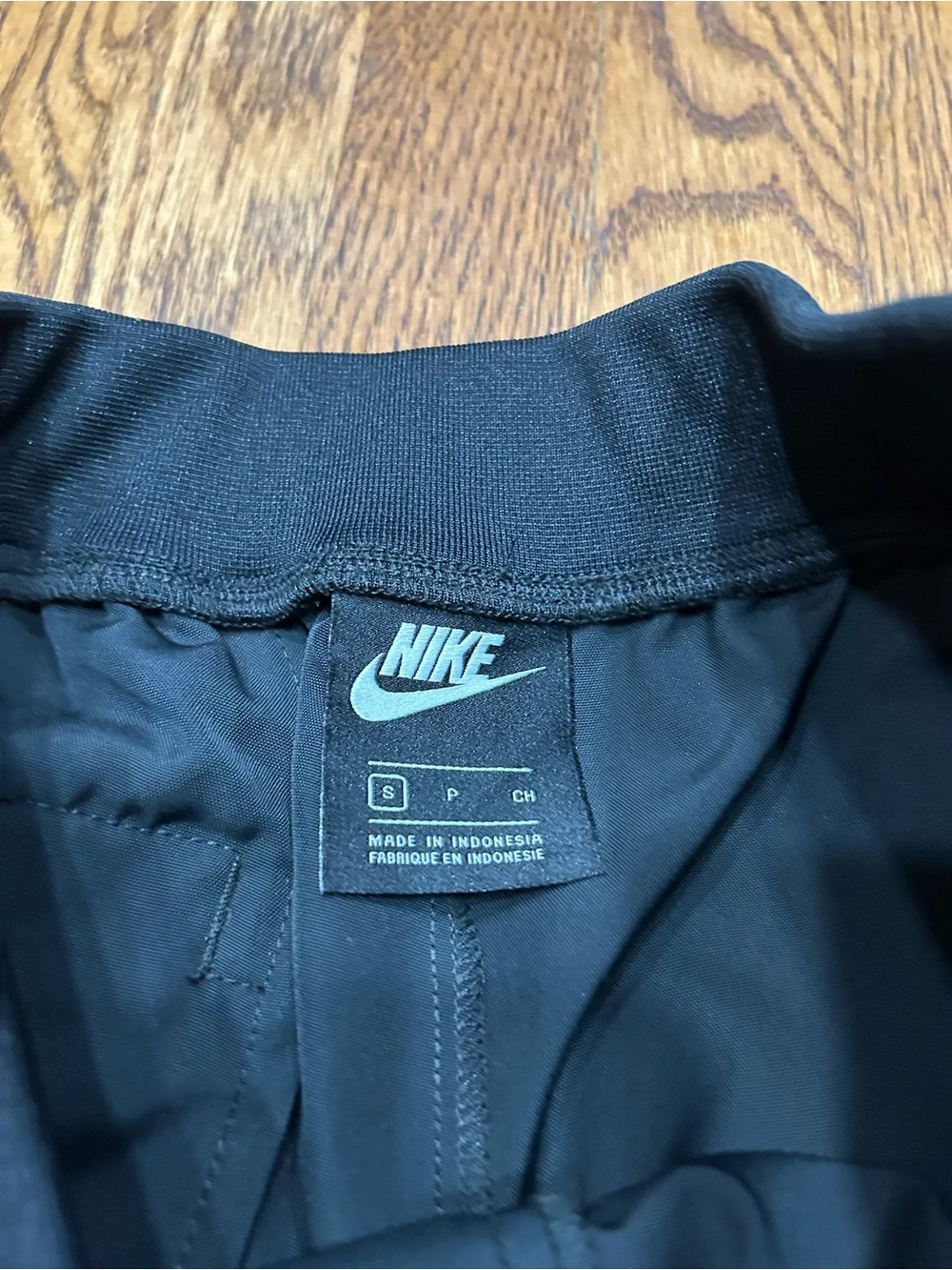 Nike Sportswear Icon Clash Cropped Jogger Pants Size Small Black 25” Inseam